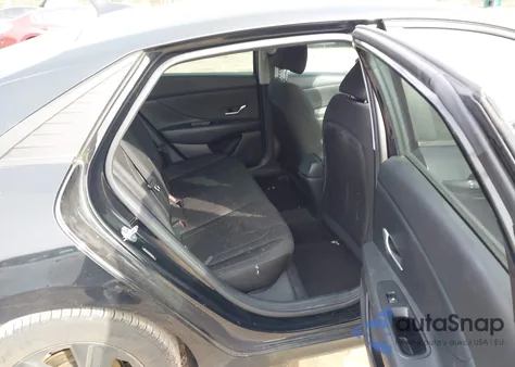 2022 Hyundai Elantra Sel z USA, uszkodzony, nr VIN 5NPLM4AG0NH063758